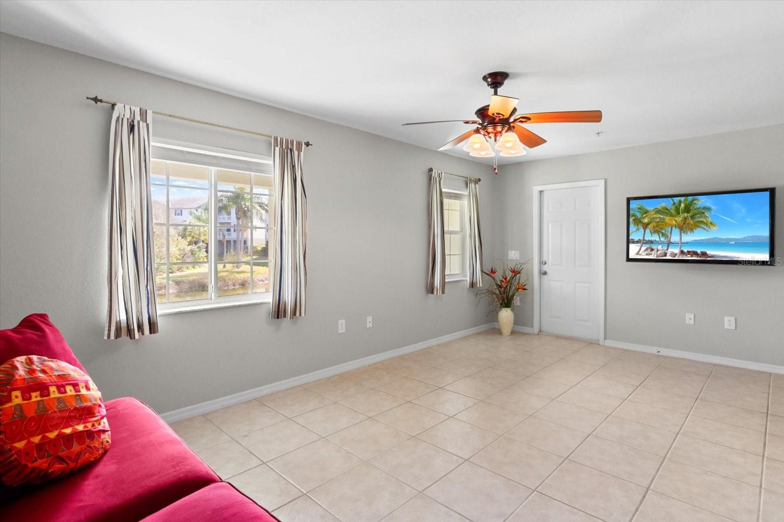 RIVERBAY TWNHMS PH ONE - Residential