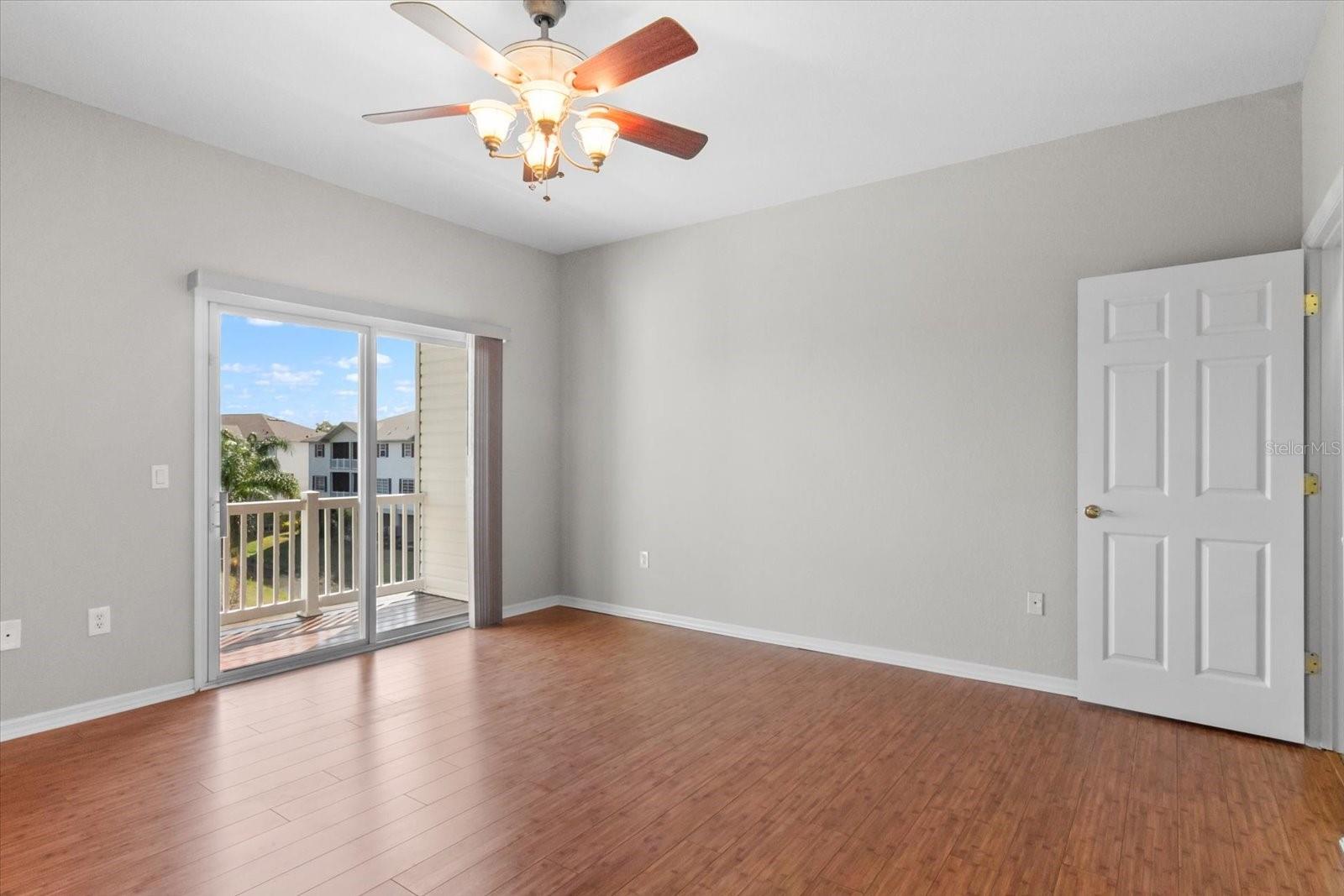 RIVERBAY TWNHMS PH ONE - Residential