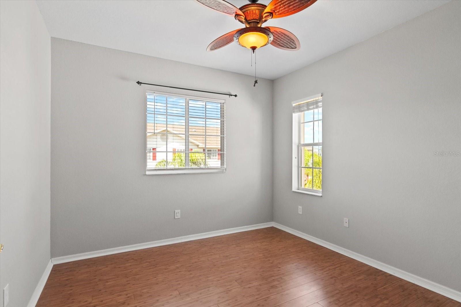 RIVERBAY TWNHMS PH ONE - Residential