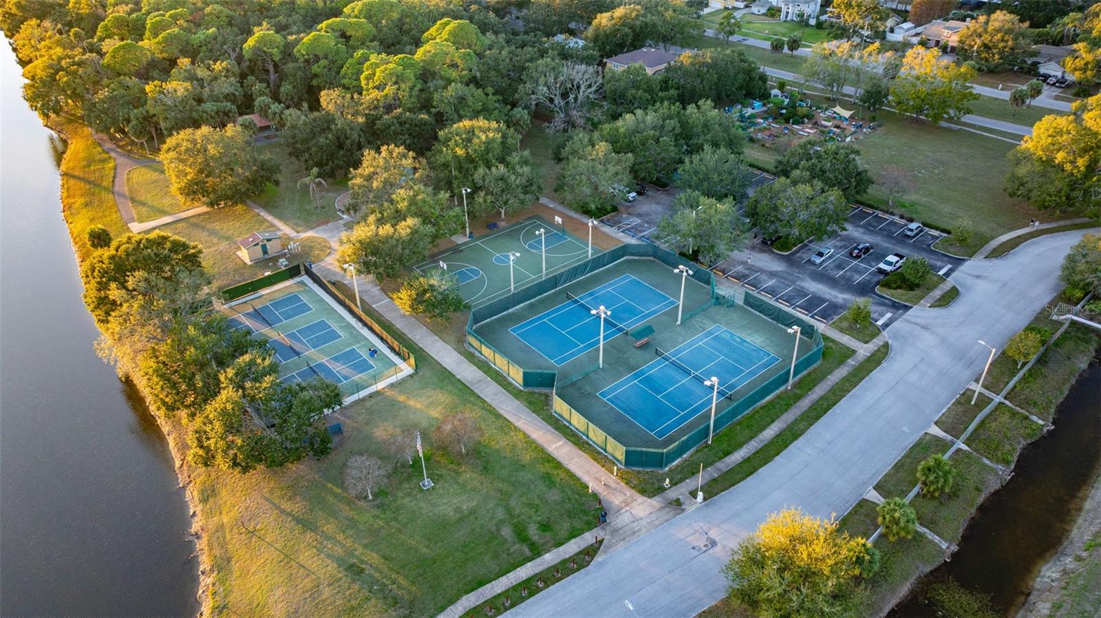 SEASIDE ESTATES - Residential