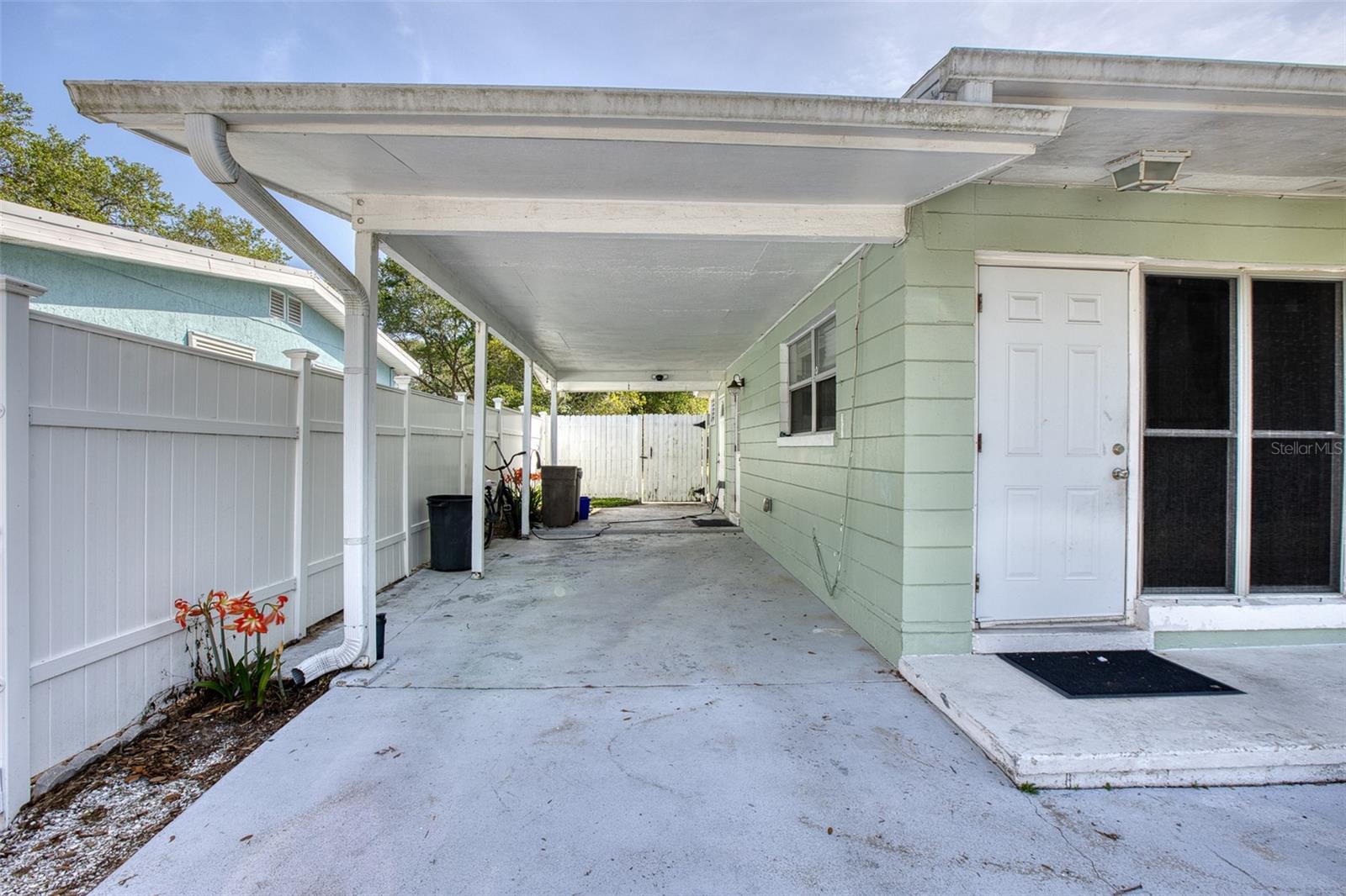 3209 SAXON DRIVE