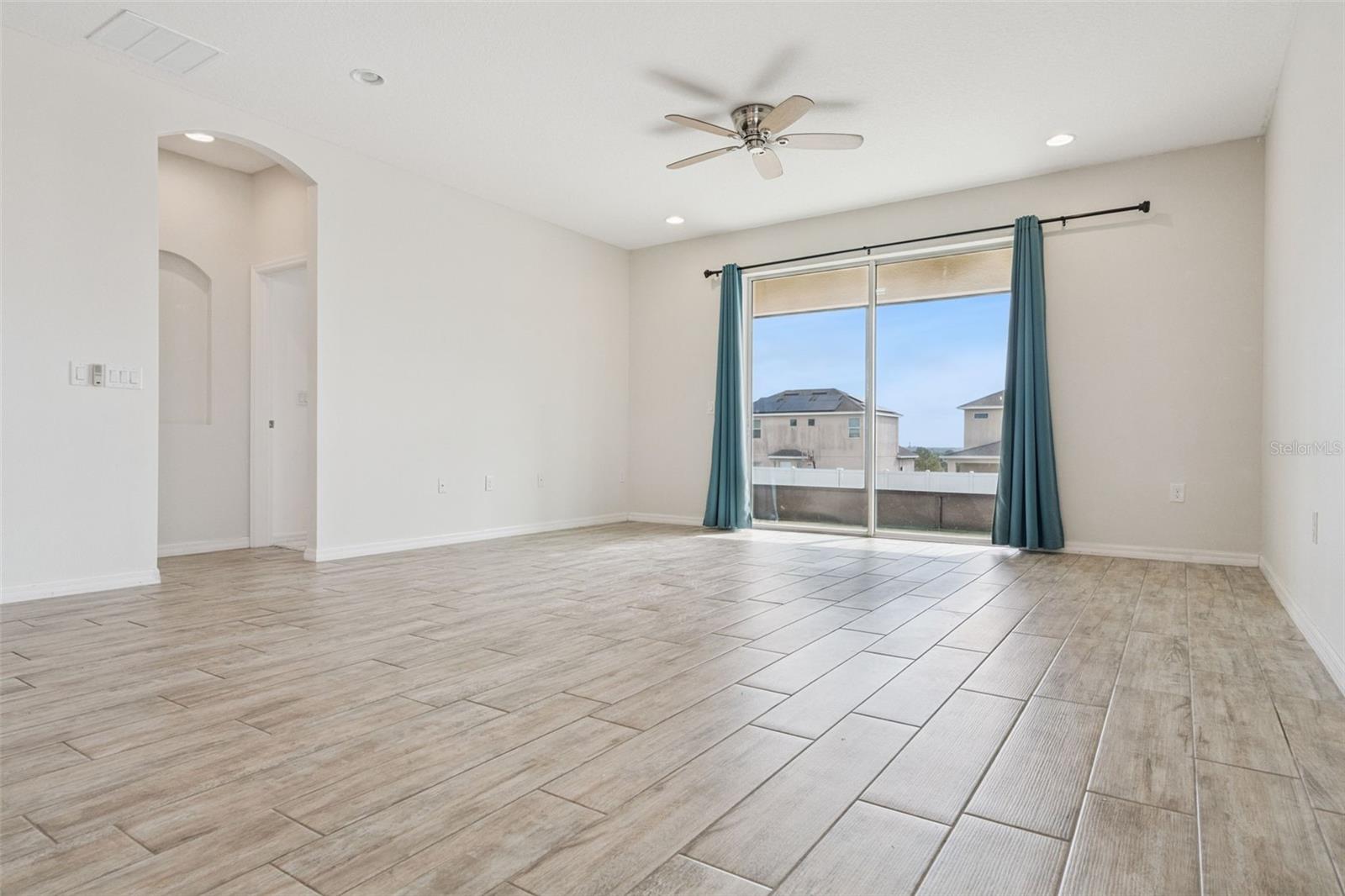 CARLISLE GRAND PH 2 - Residential