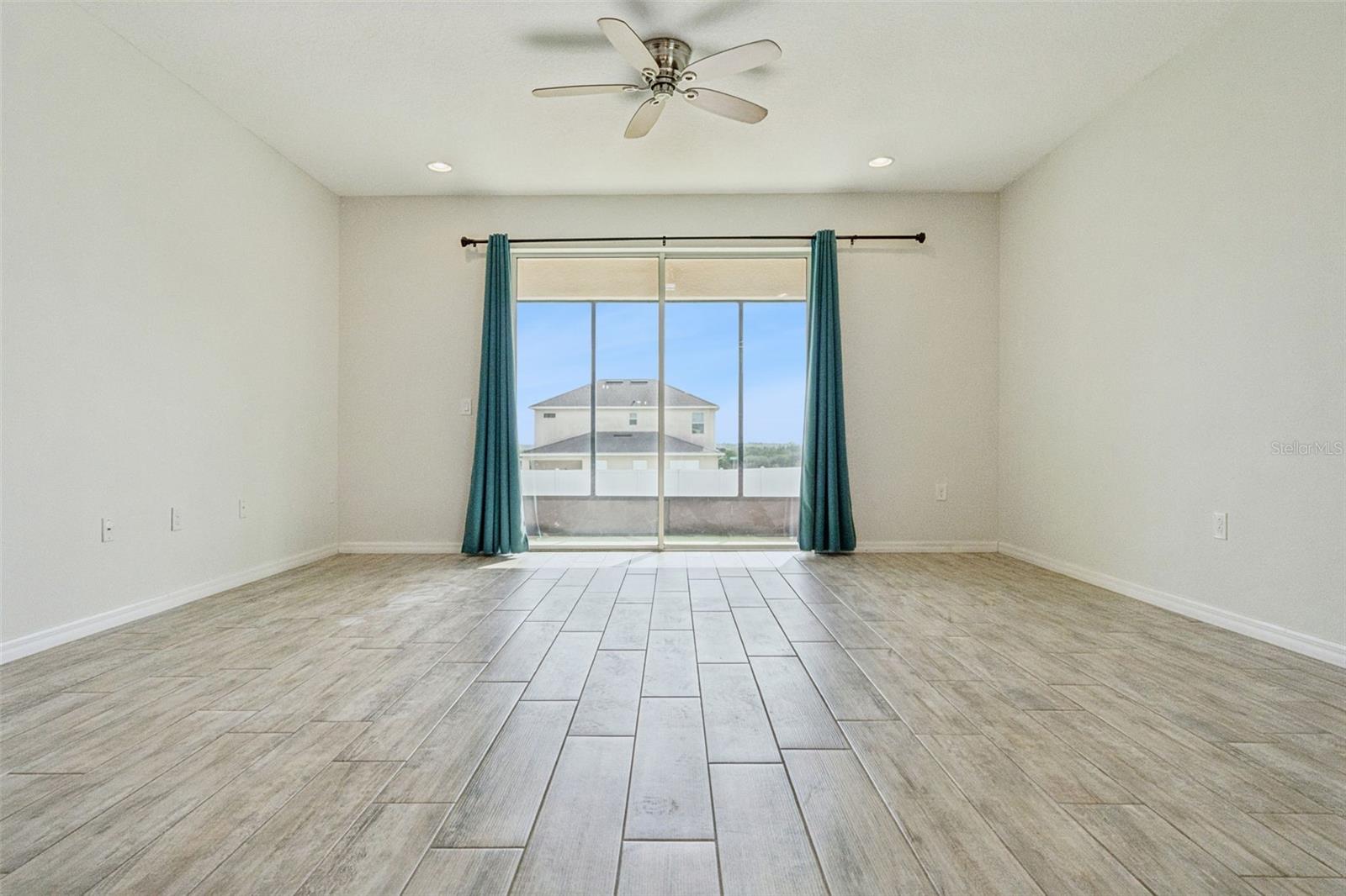 CARLISLE GRAND PH 2 - Residential