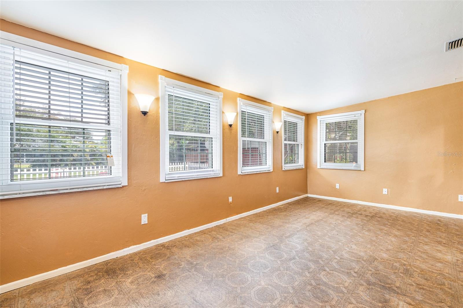 COLONIAL ACRES - Residential