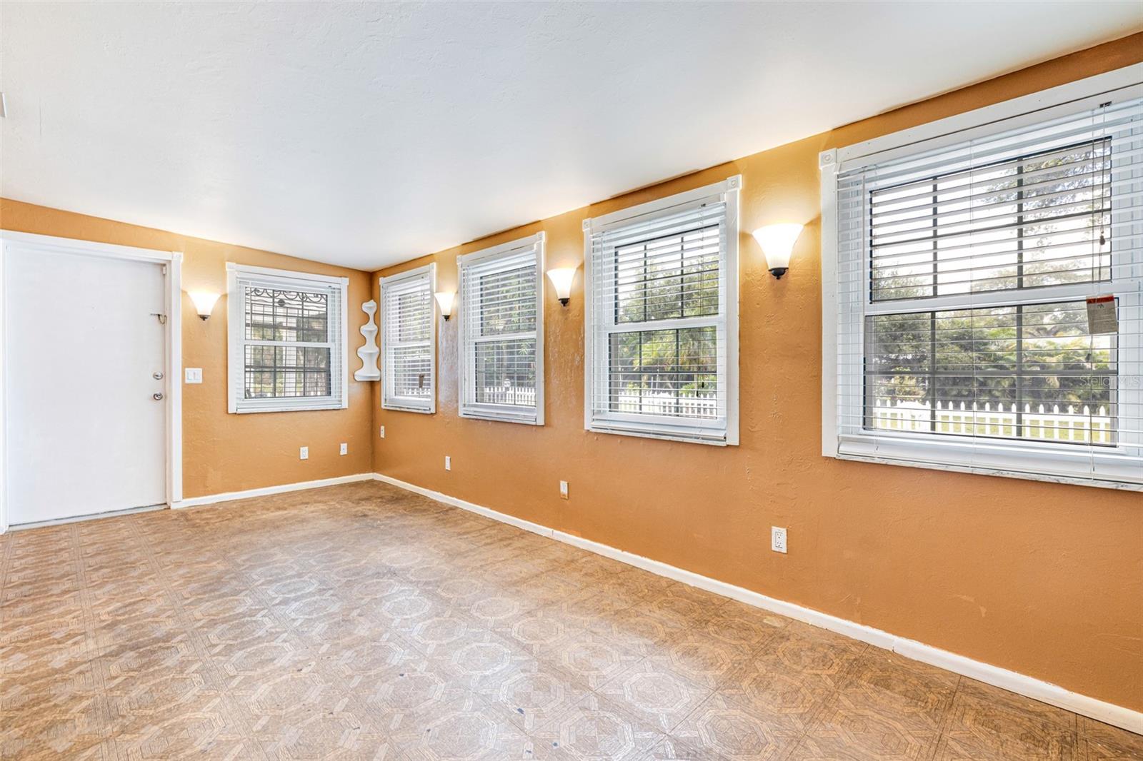 COLONIAL ACRES - Residential