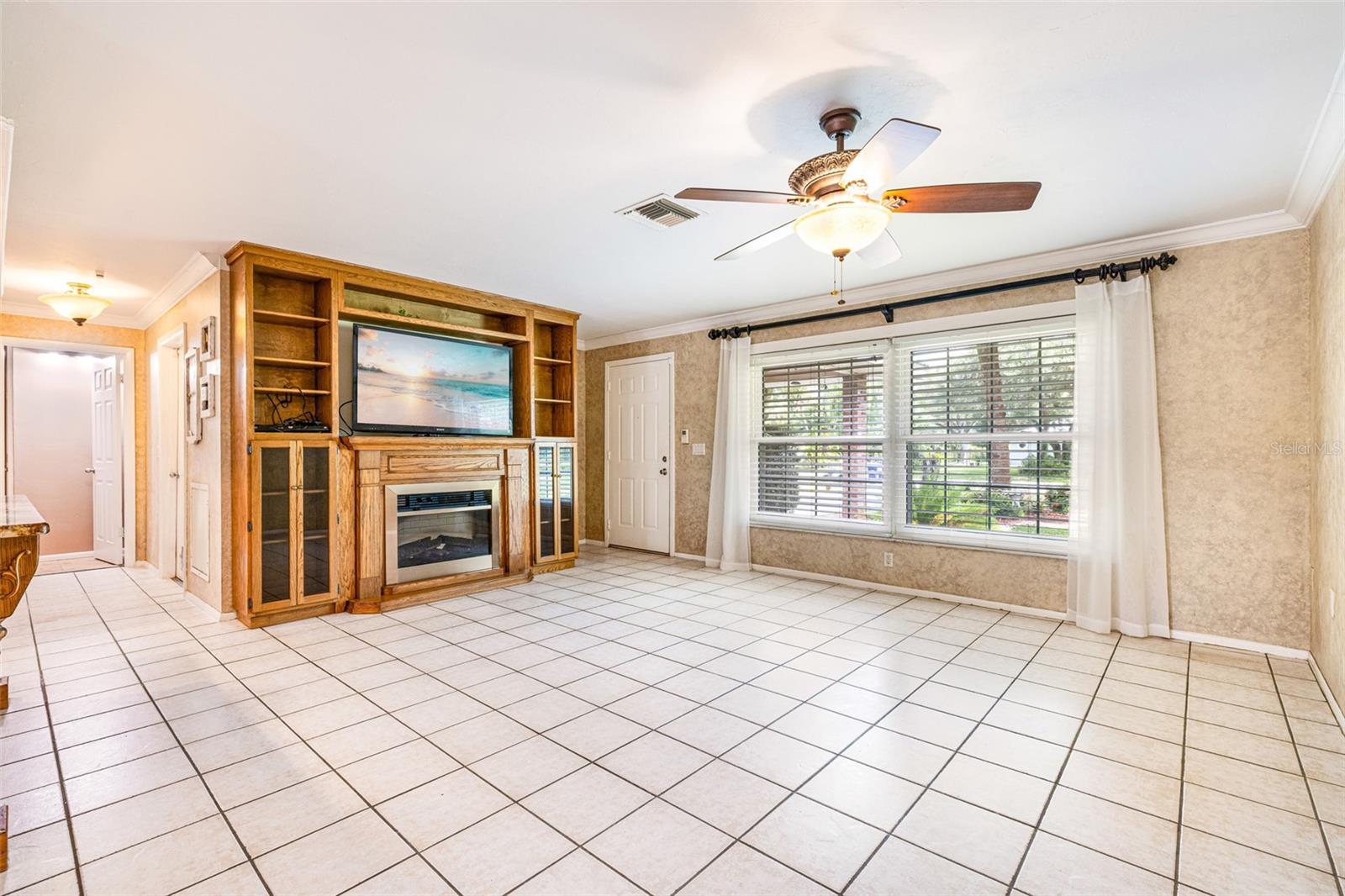 COLONIAL ACRES - Residential