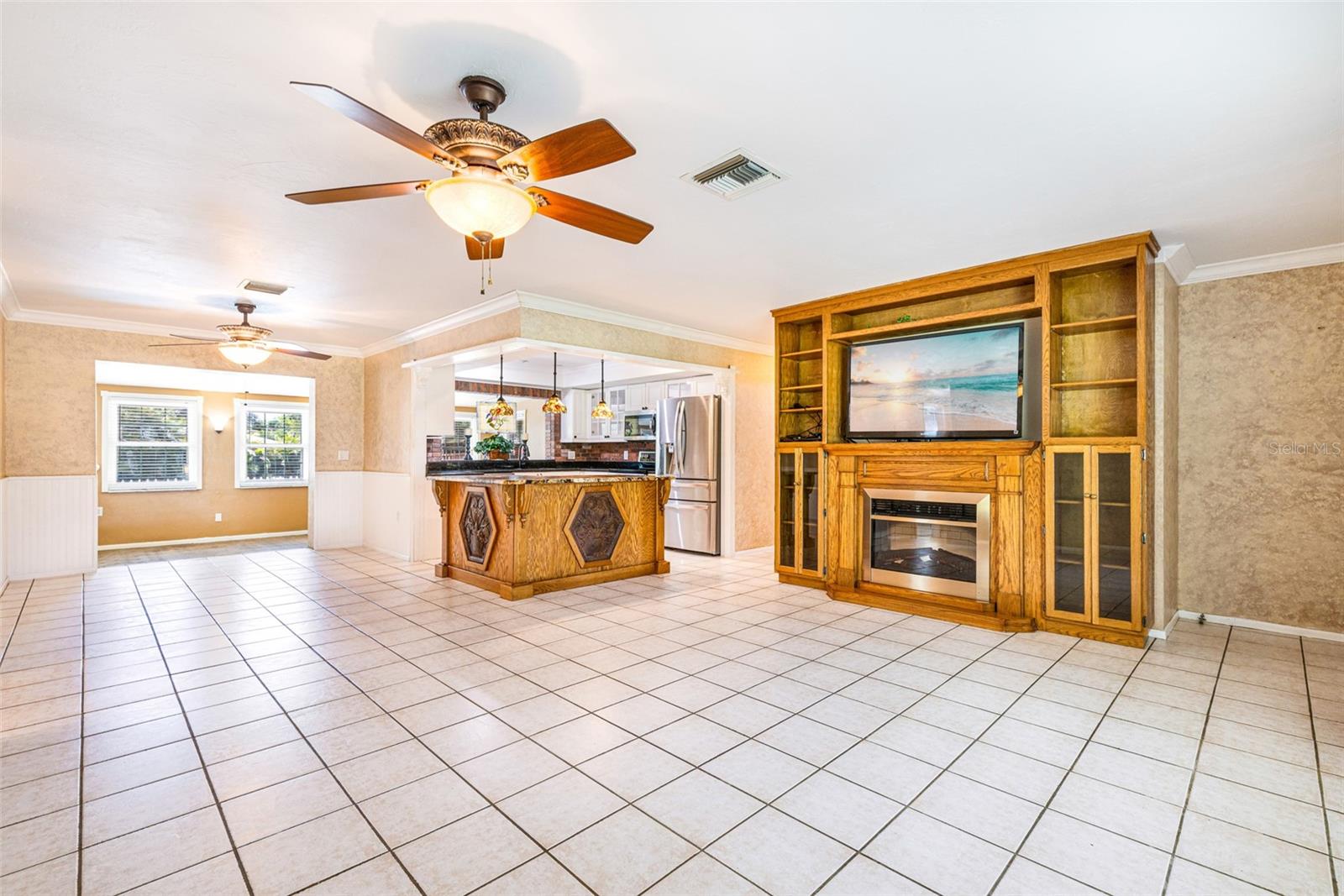 COLONIAL ACRES - Residential