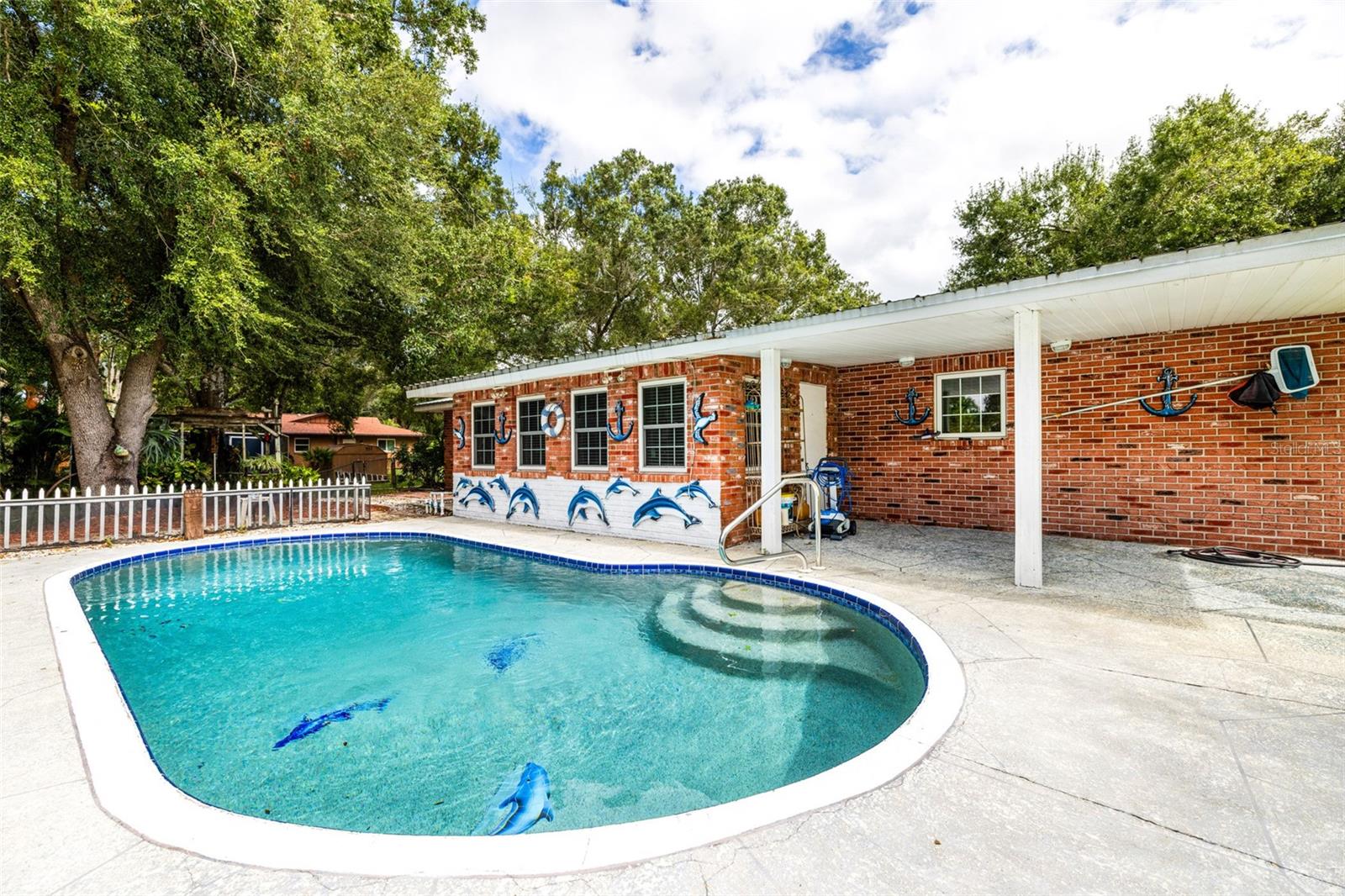 COLONIAL ACRES - Residential