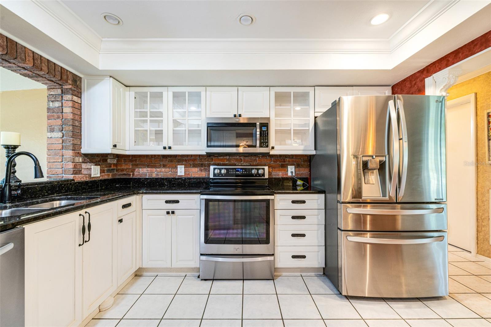 COLONIAL ACRES - Residential