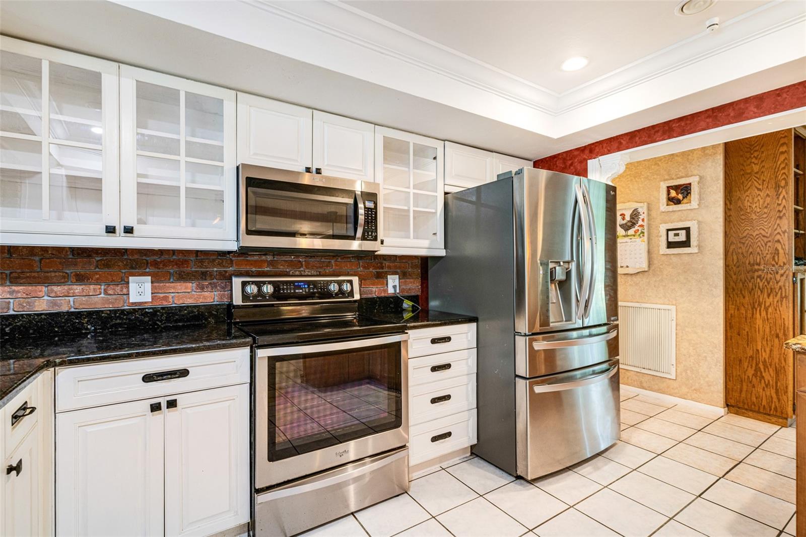 COLONIAL ACRES - Residential