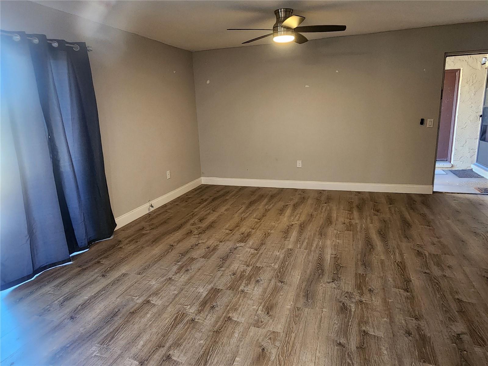 HIDDEN LAKE VLG - Residential Lease