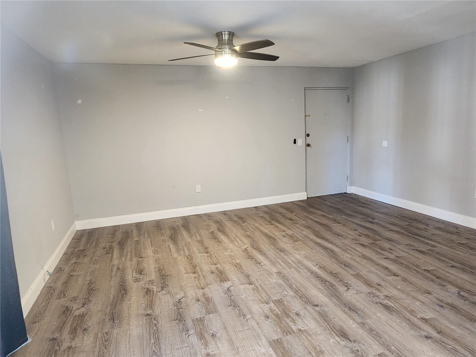 HIDDEN LAKE VLG - Residential Lease