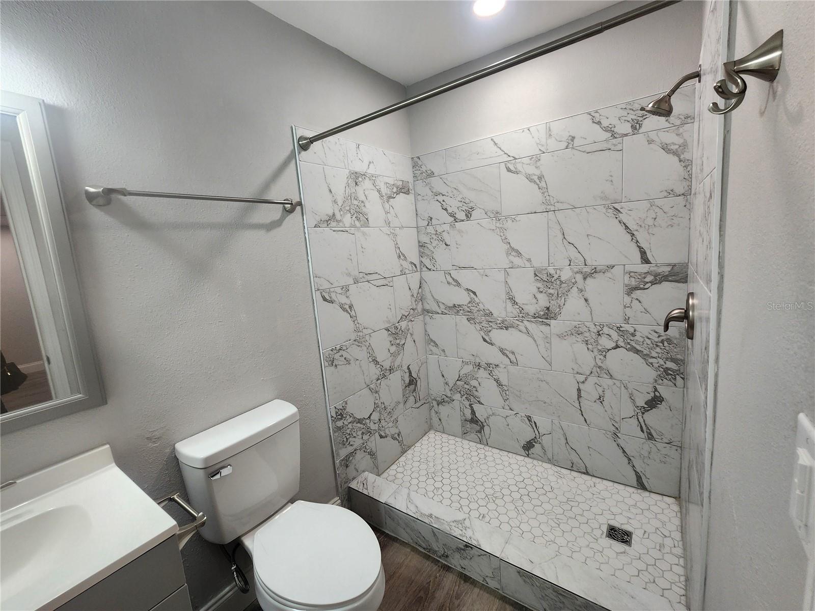 HIDDEN LAKE VLG - Residential Lease