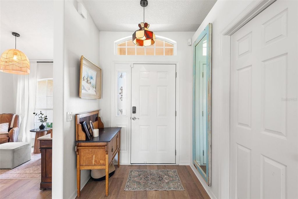 Photo of 129 Morning Glory Circle, Winter Haven, FL 33884 (MLS # P4938153)