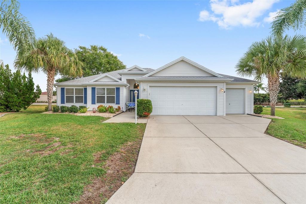 Photo of 560 Smithfield Place, The Villages, FL 32162 (MLS # G5104431)