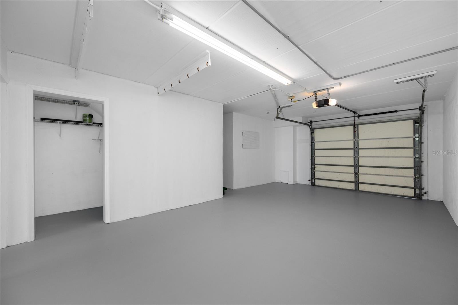 CAPRI LAGOONS CONDO - Residential