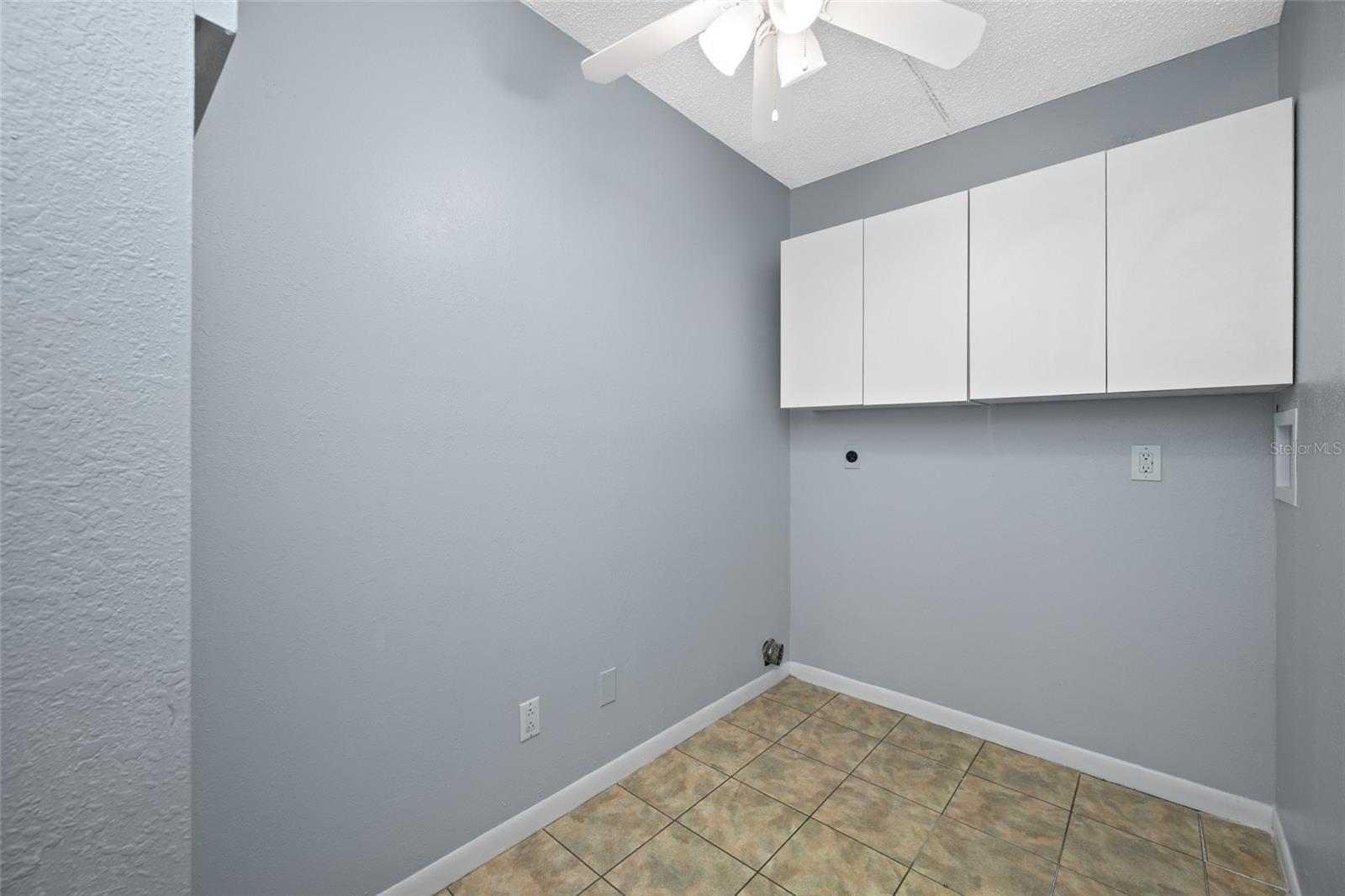 CAPRI LAGOONS CONDO - Residential
