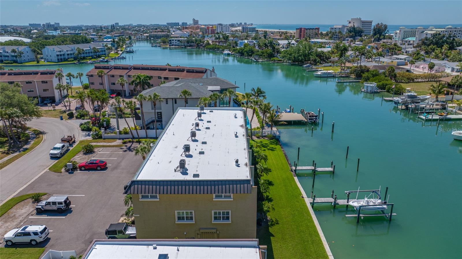CAPRI LAGOONS CONDO - Residential