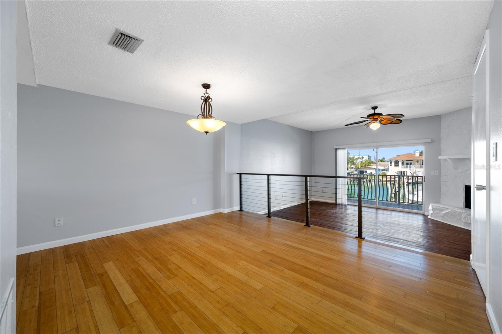 CAPRI LAGOONS CONDO - Residential