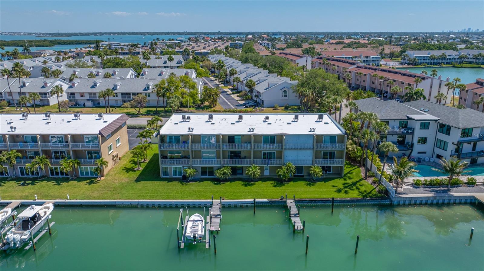 CAPRI LAGOONS CONDO - Residential