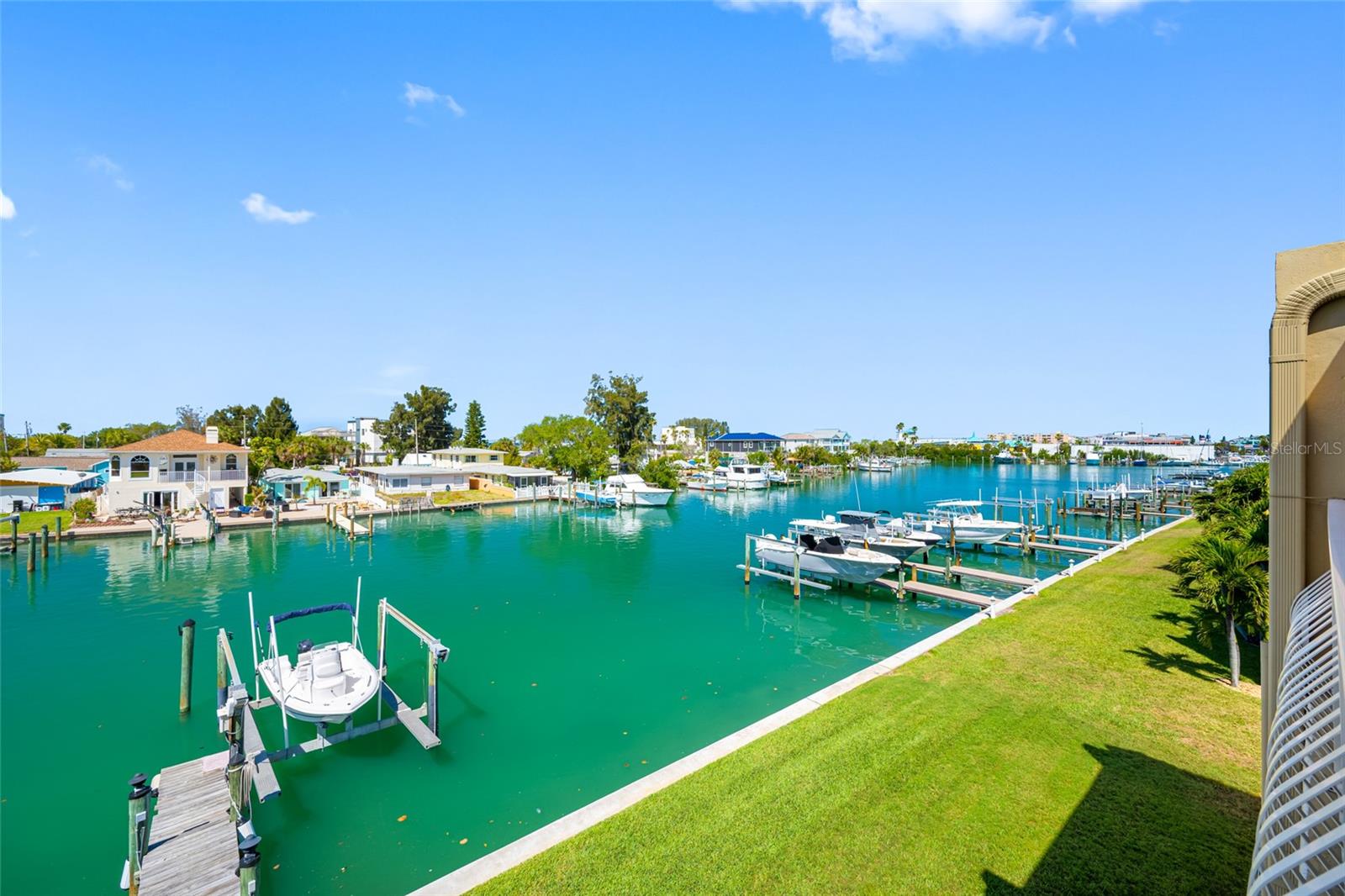 CAPRI LAGOONS CONDO - Residential