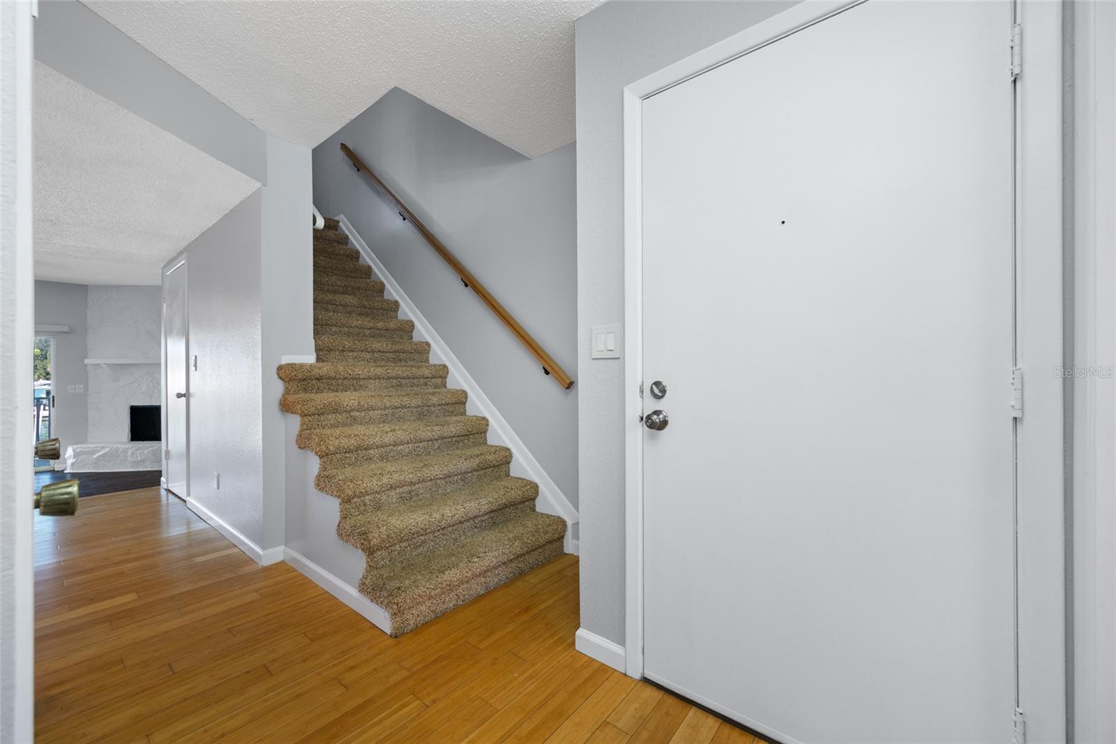 CAPRI LAGOONS CONDO - Residential