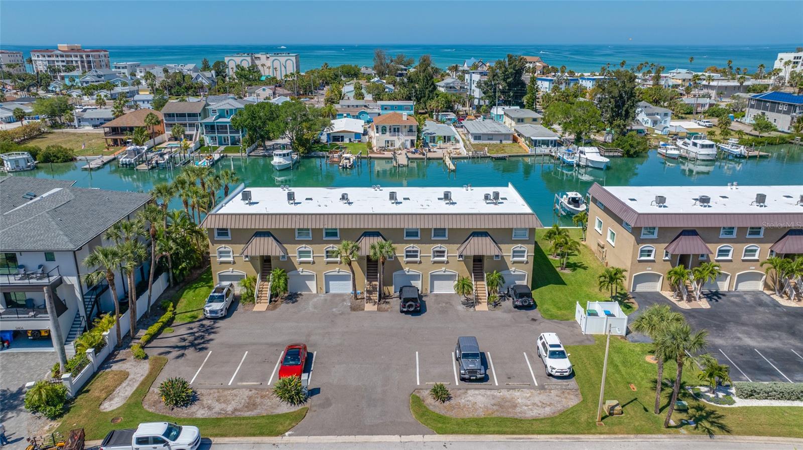 CAPRI LAGOONS CONDO - Residential