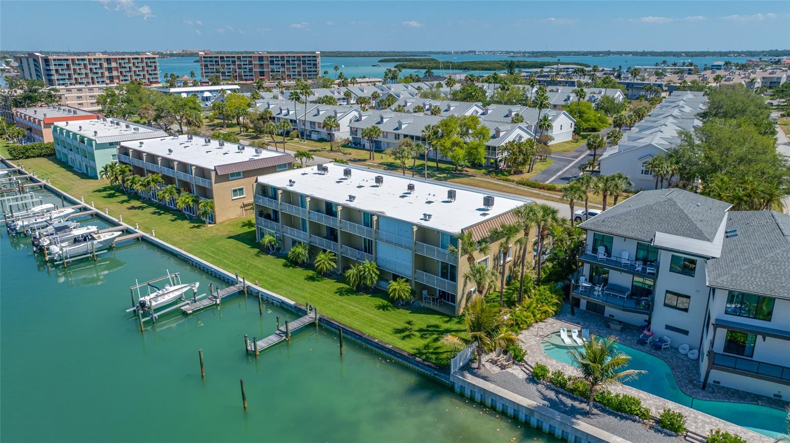 CAPRI LAGOONS CONDO - Residential