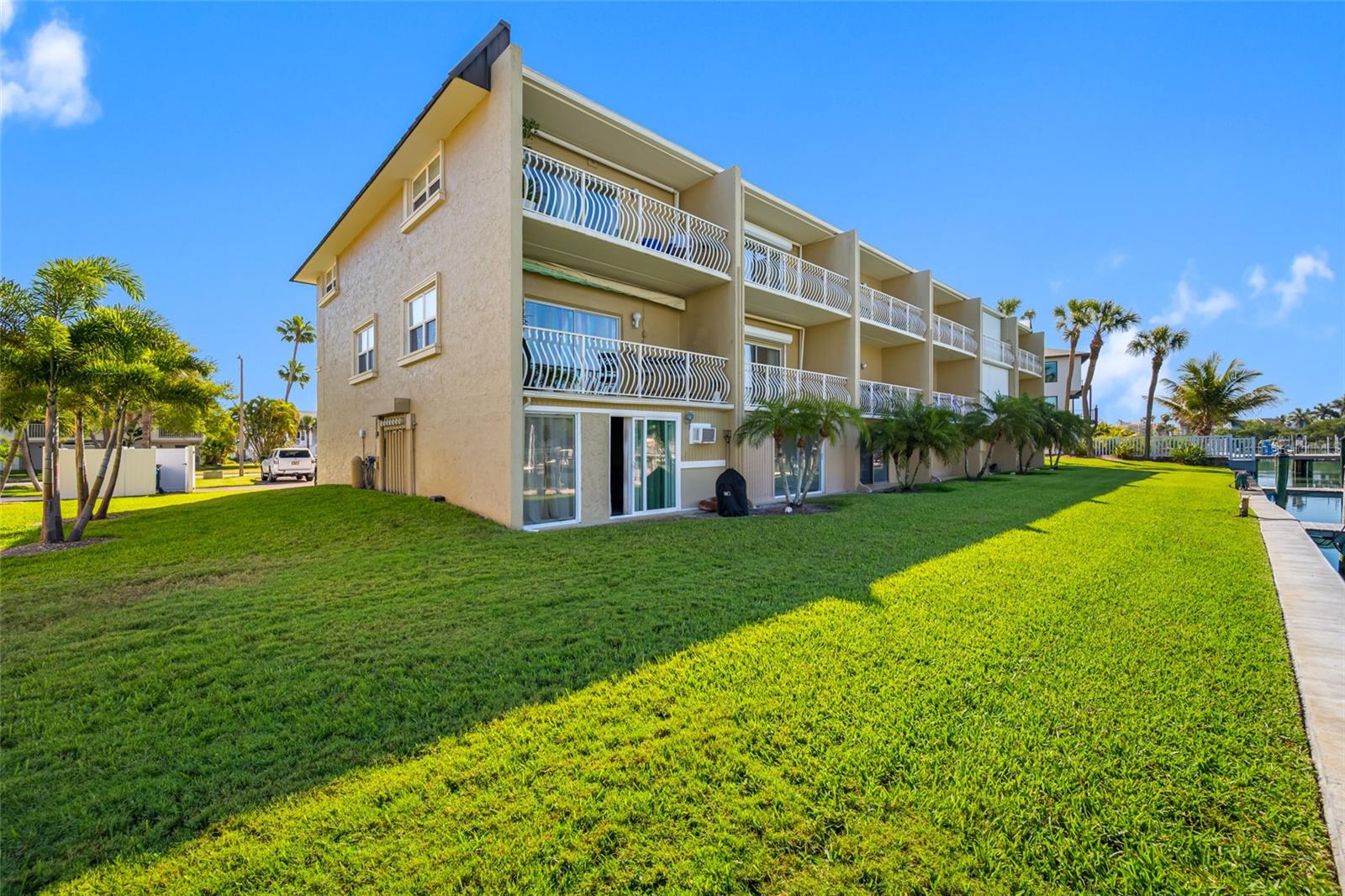 CAPRI LAGOONS CONDO - Residential