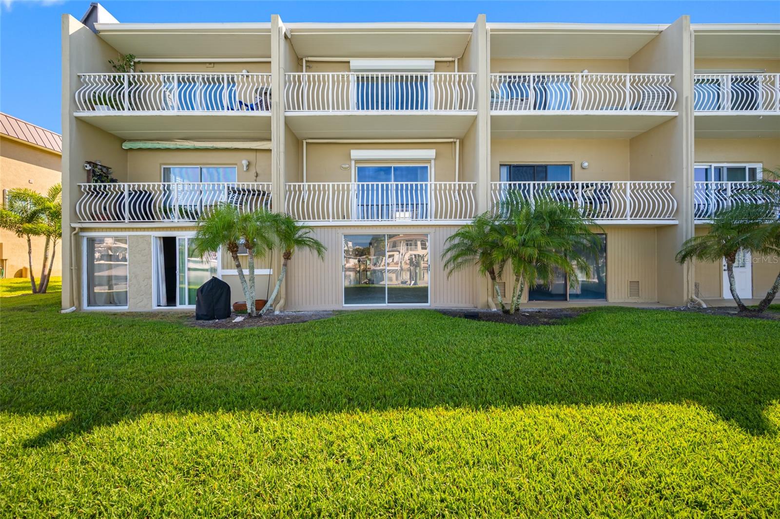 CAPRI LAGOONS CONDO - Residential