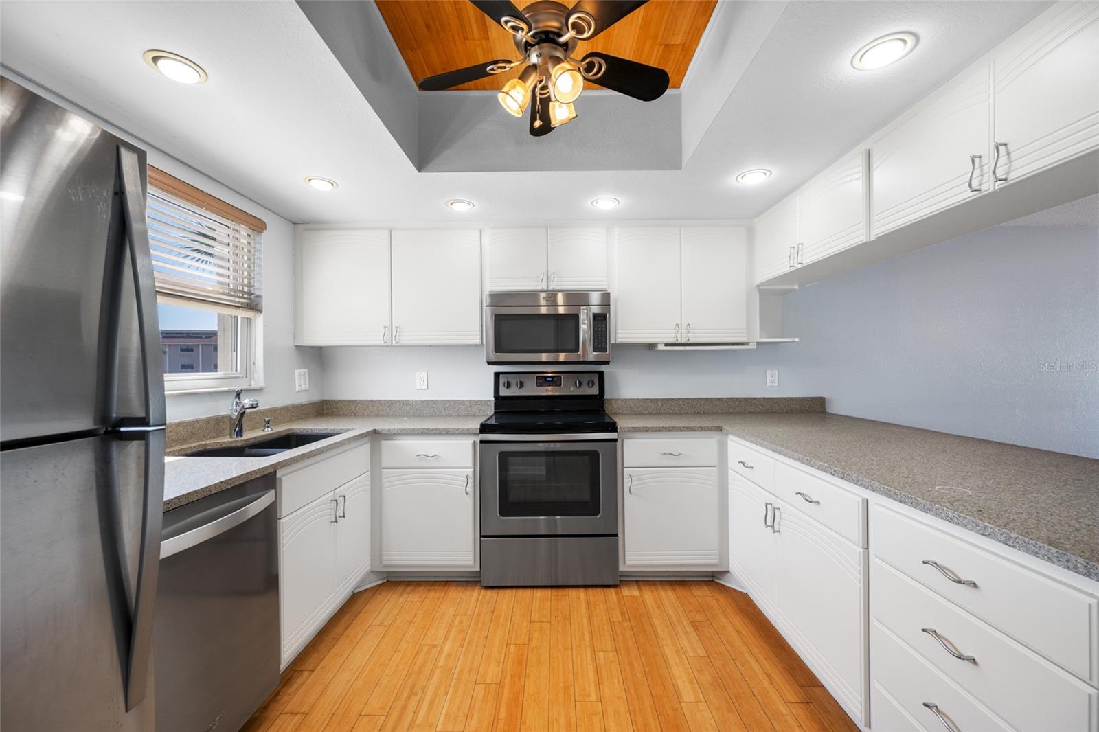 CAPRI LAGOONS CONDO - Residential