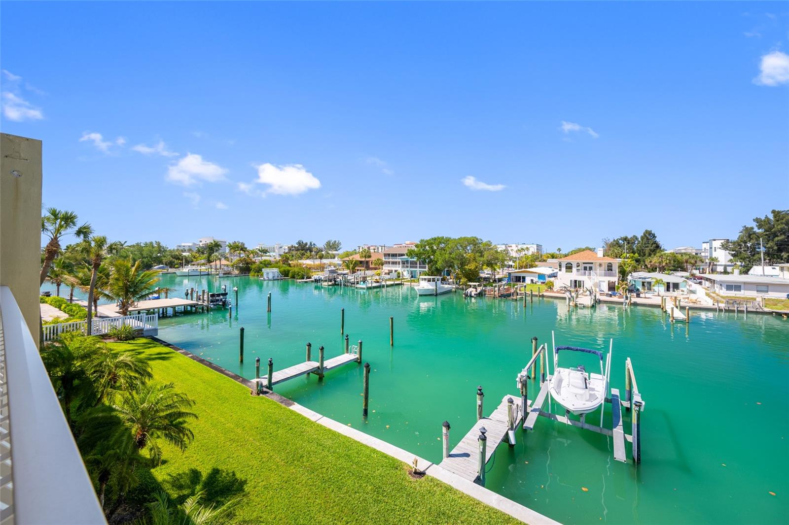 CAPRI LAGOONS CONDO - Residential