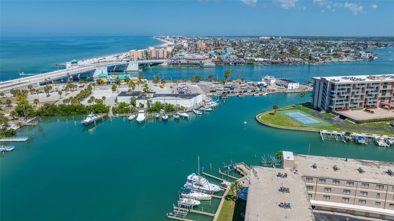 CAPRI LAGOONS CONDO - Residential