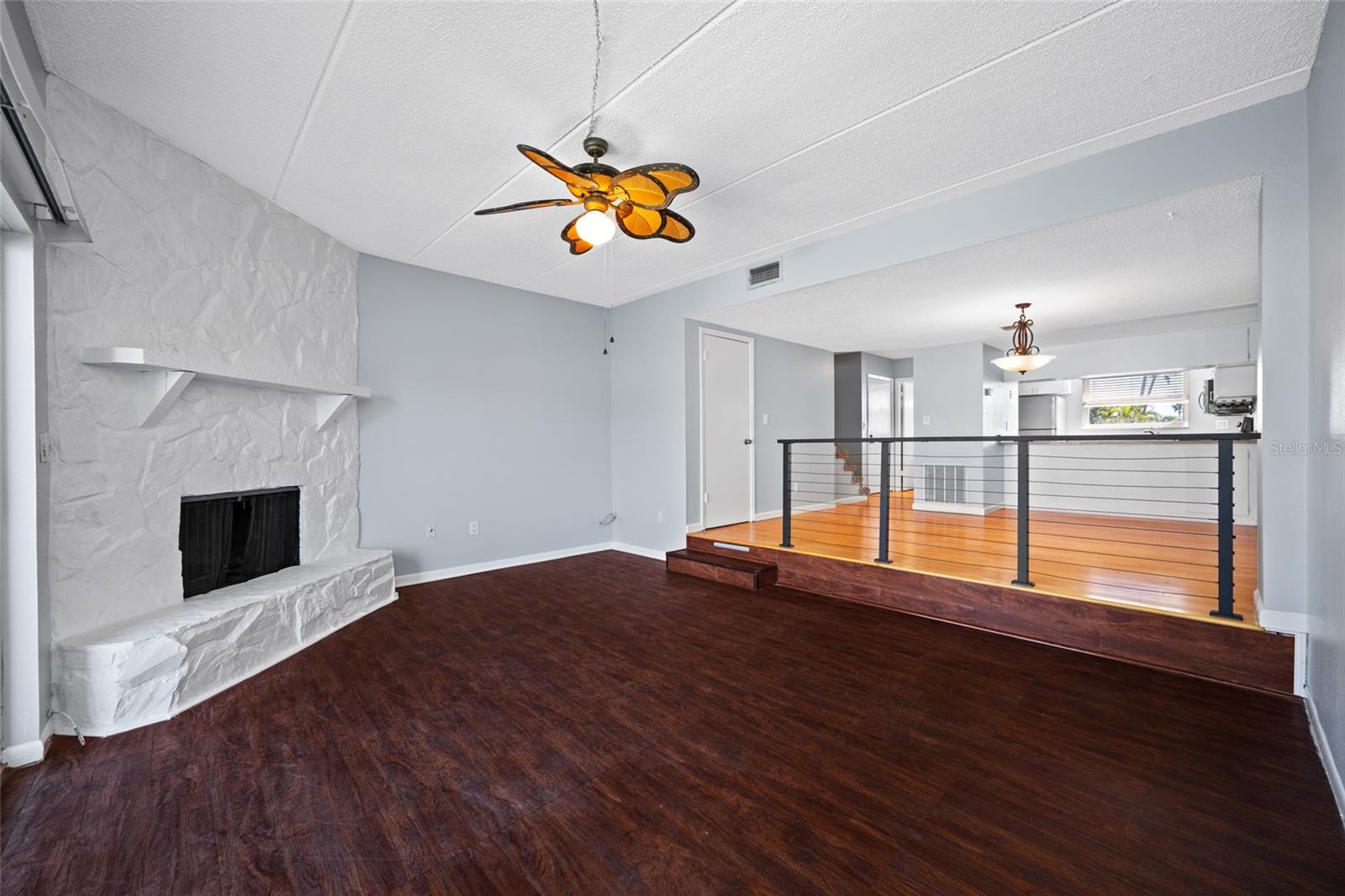 CAPRI LAGOONS CONDO - Residential