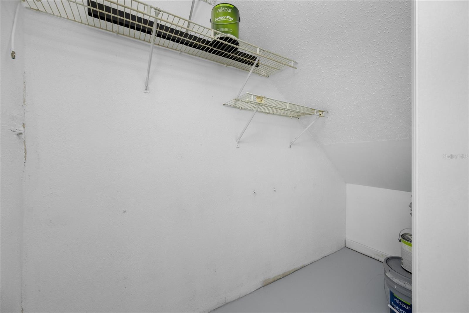 CAPRI LAGOONS CONDO - Residential