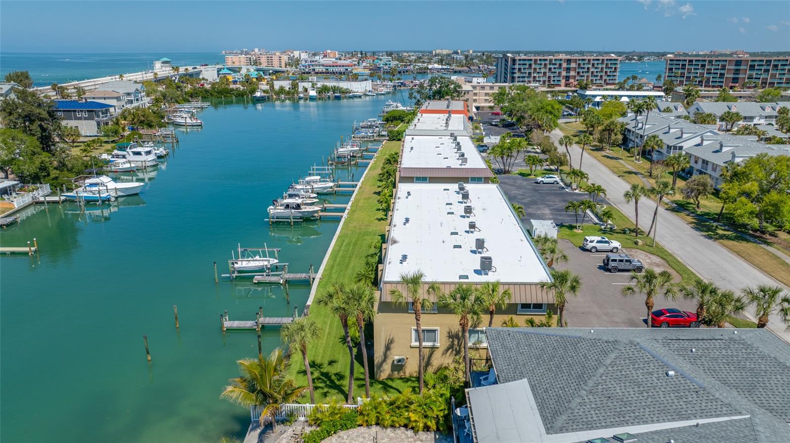 CAPRI LAGOONS CONDO - Residential