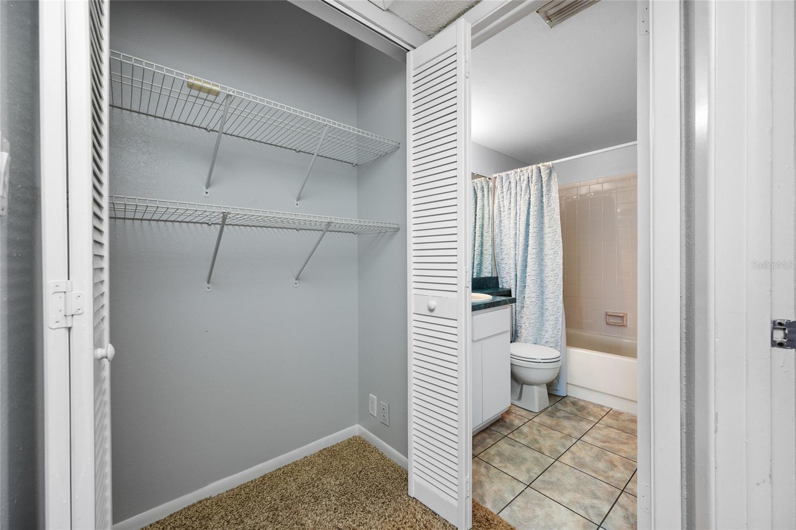CAPRI LAGOONS CONDO - Residential