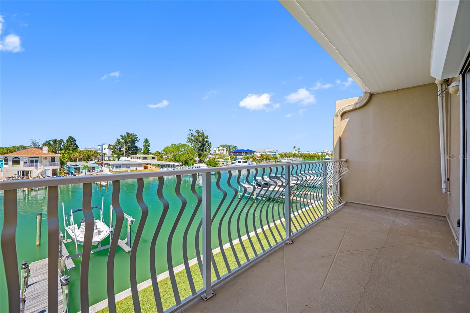 CAPRI LAGOONS CONDO - Residential