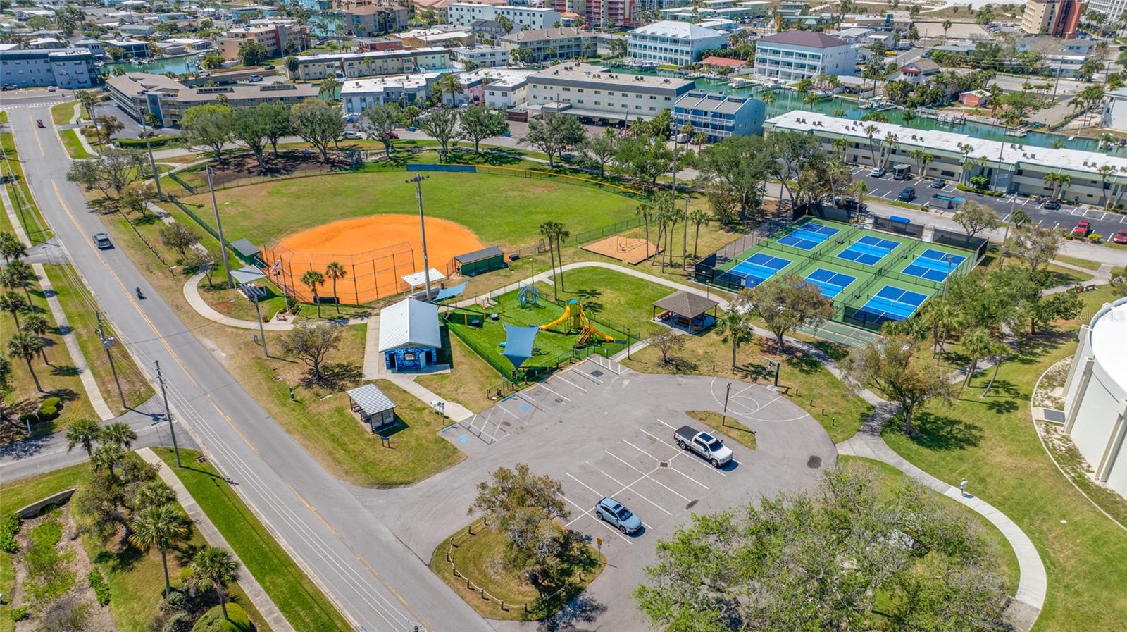 CAPRI LAGOONS CONDO - Residential