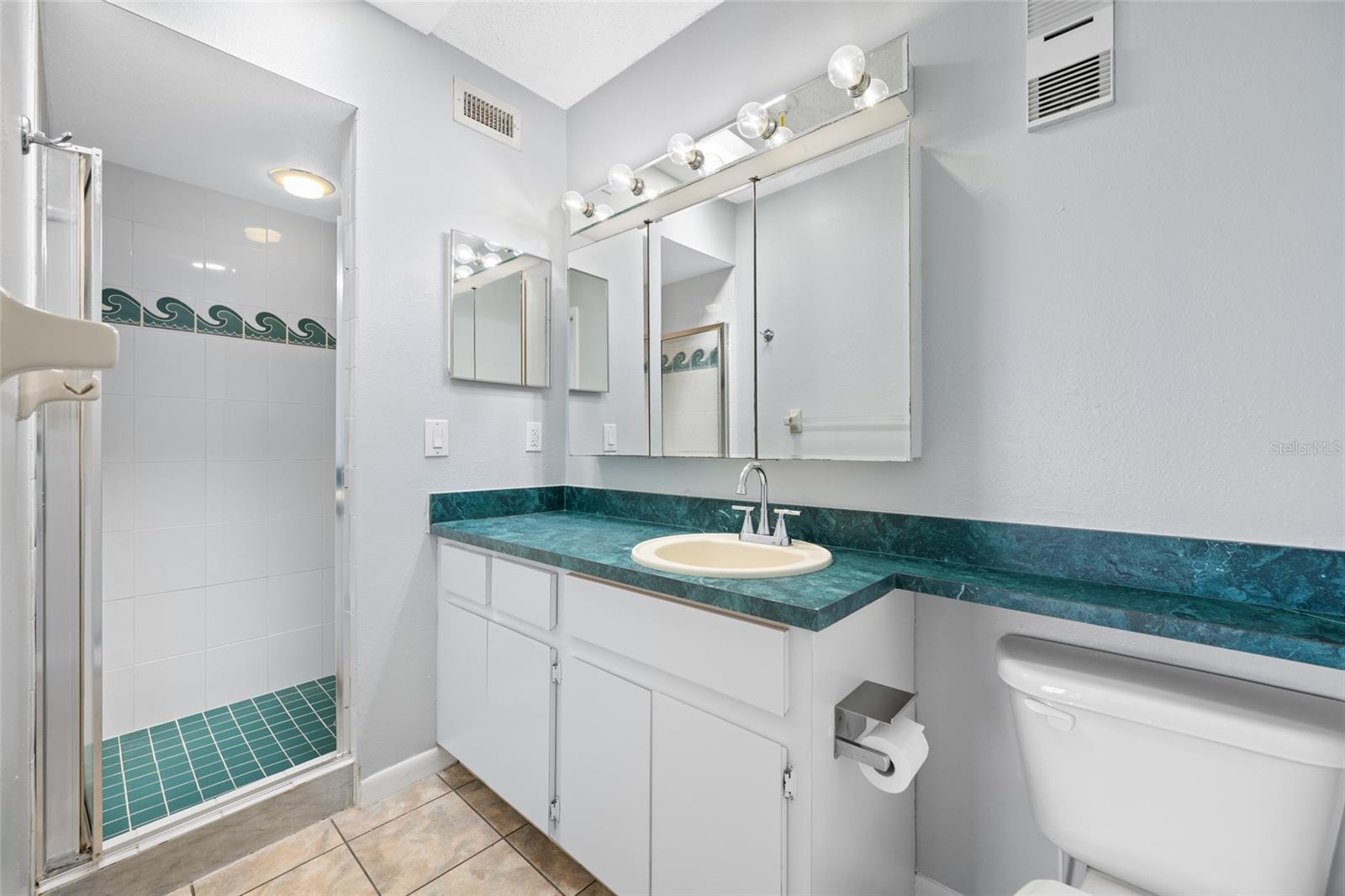 CAPRI LAGOONS CONDO - Residential