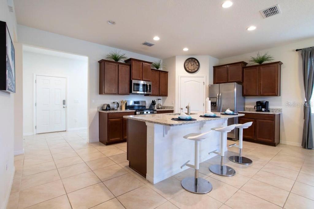 6071 BROAD OAK DRIVE