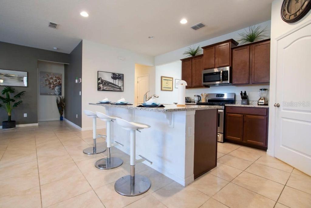 6071 BROAD OAK DRIVE