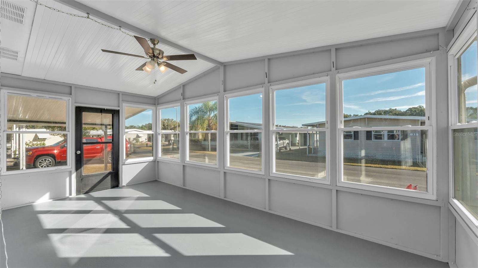 FLORAL LAKES - Residential