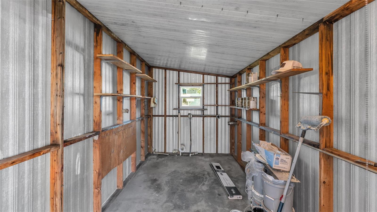 FLORAL LAKES - Residential