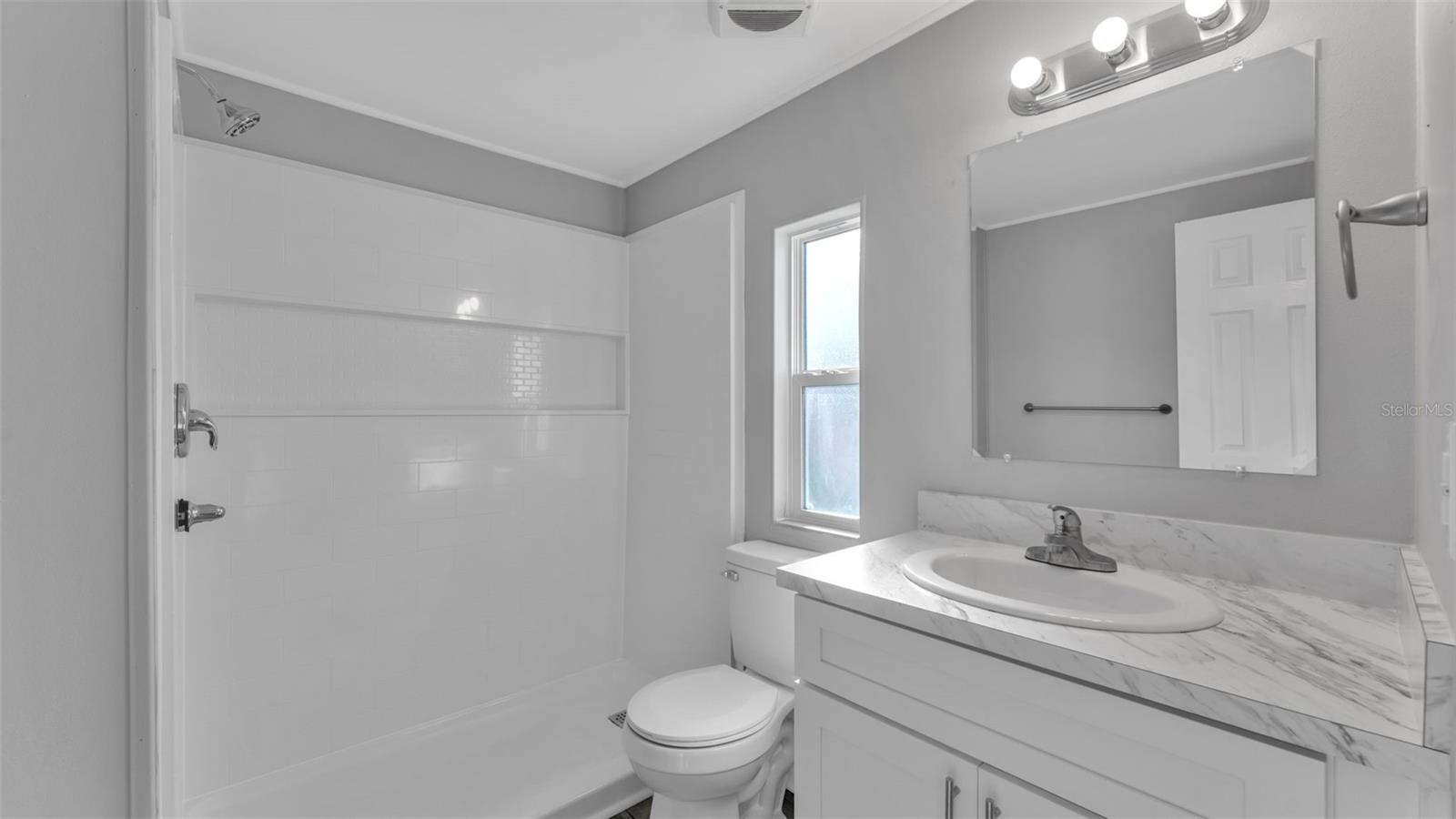 FLORAL LAKES - Residential