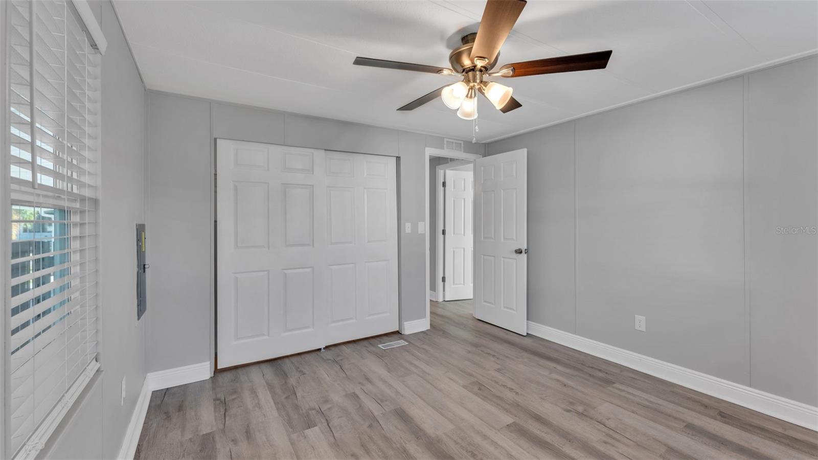 FLORAL LAKES - Residential