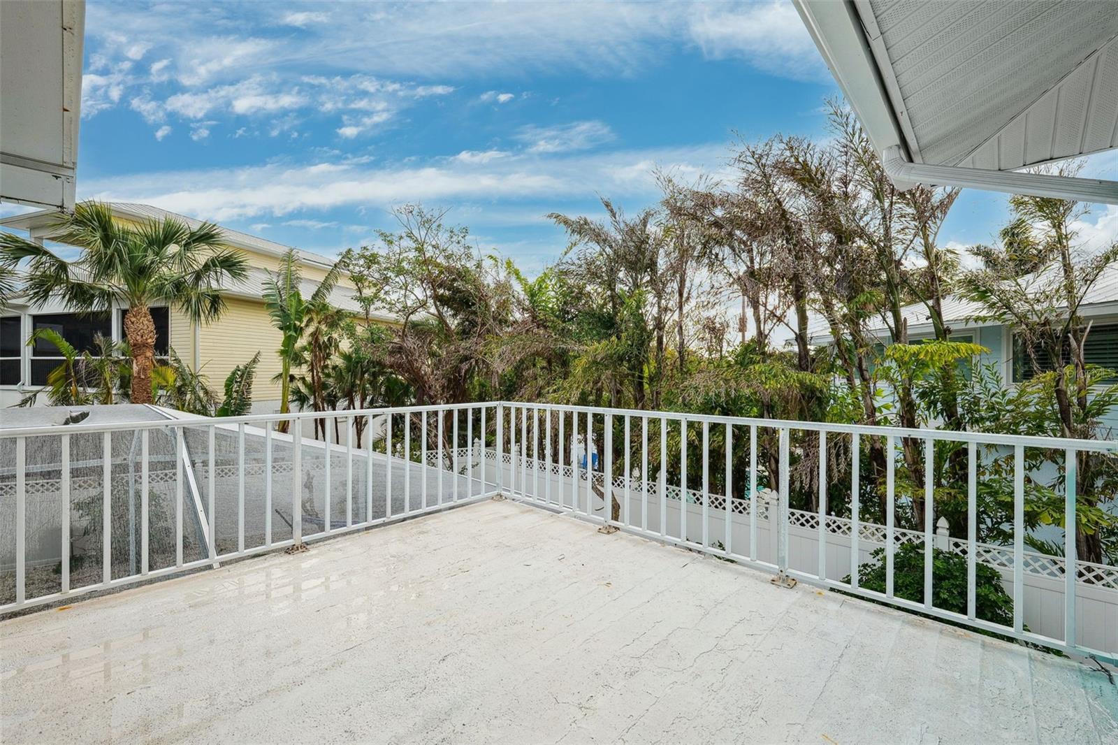 LUANA ISLES 1ST ADD - Residential