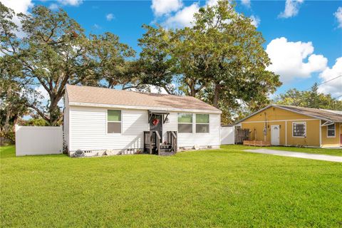 A home in SOUTH DAYTONA