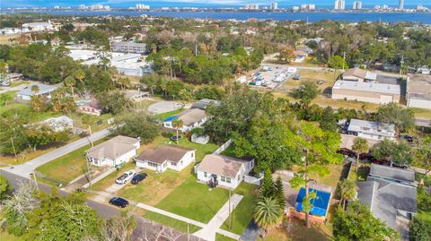 A home in SOUTH DAYTONA