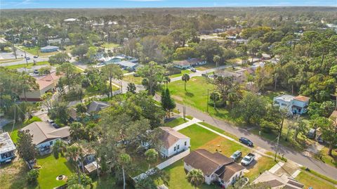 A home in SOUTH DAYTONA